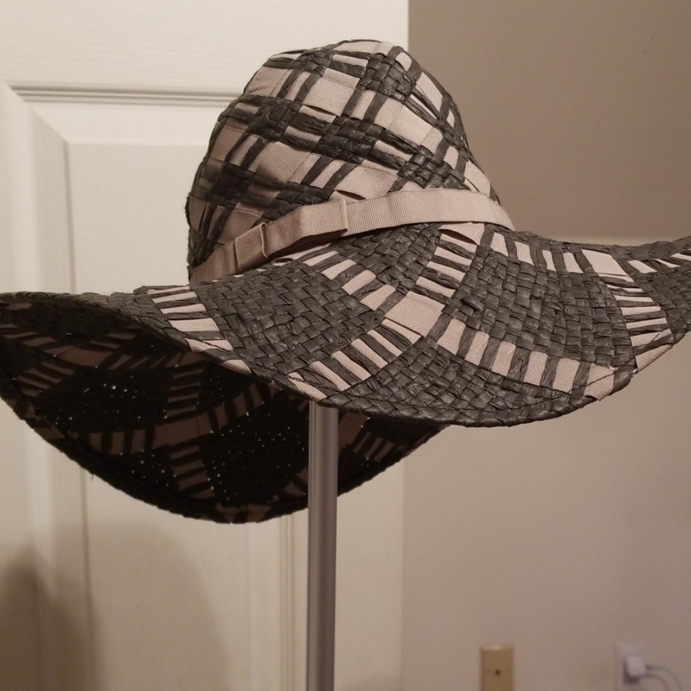 Wide brim floppy beach hat